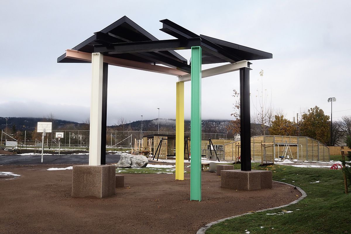 «Portalen» av Camilla Løw i aktivitetsparken på Borgen